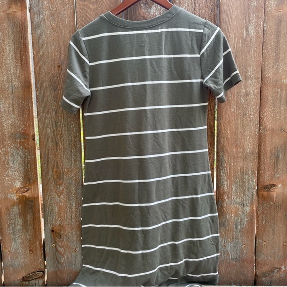 MAURICES Women’s Striped Olive Green T-Shirt Short Sleeve Dress Size XS - Picture 9 of 9